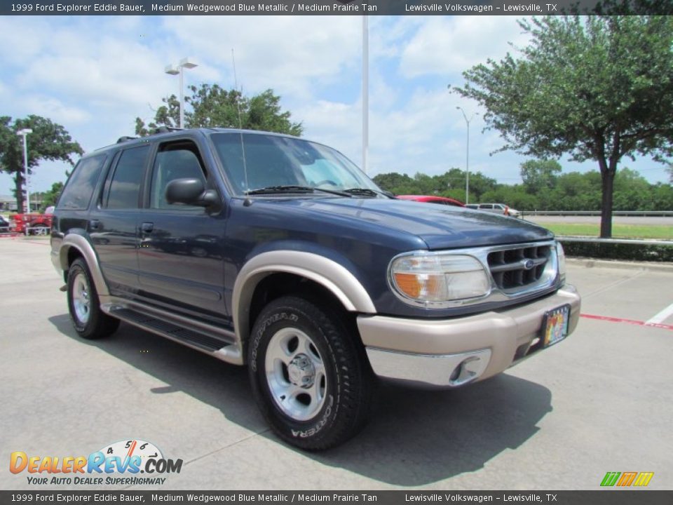 Front 3/4 View of 1999 Ford Explorer Eddie Bauer Photo #7