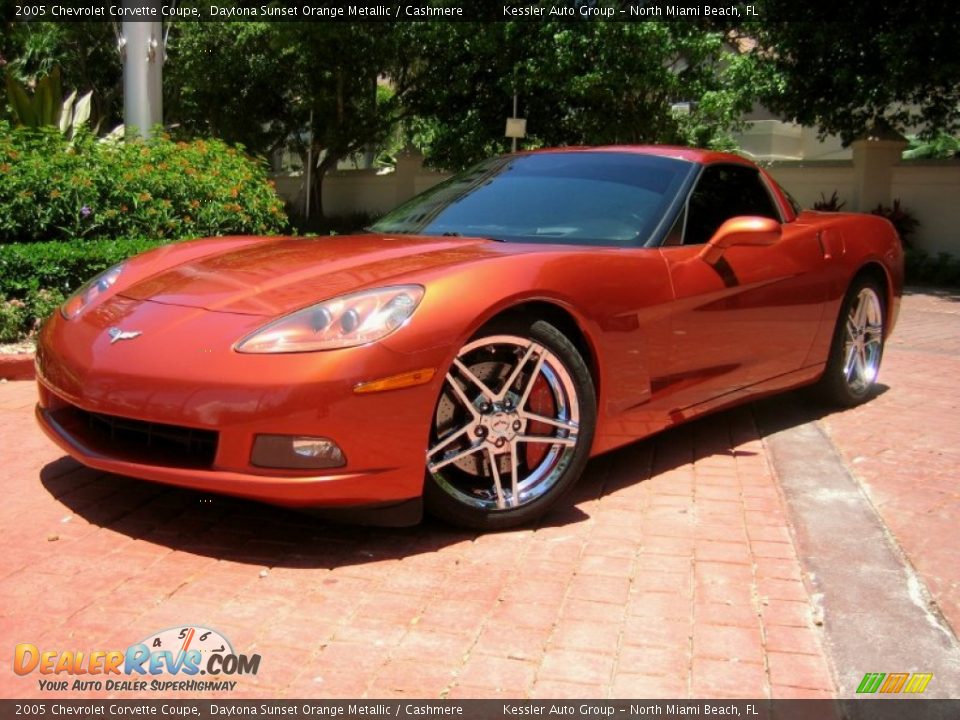 Front 3/4 View of 2005 Chevrolet Corvette Coupe Photo #3