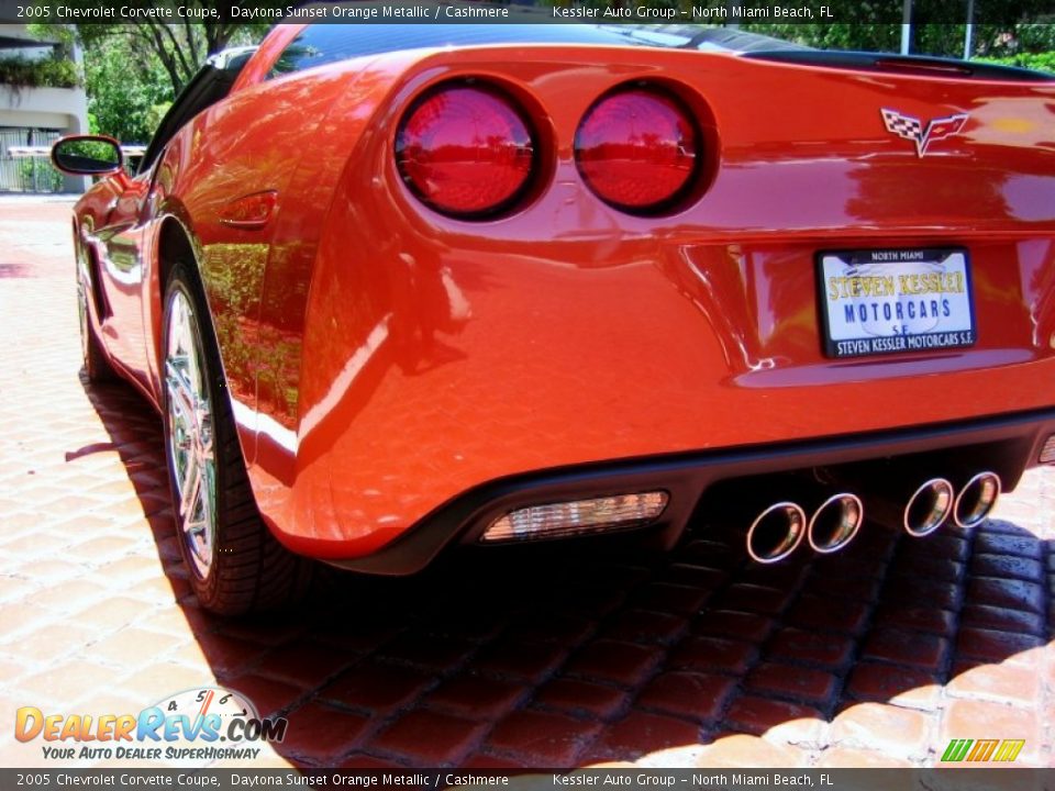 2005 Chevrolet Corvette Coupe Daytona Sunset Orange Metallic / Cashmere Photo #11