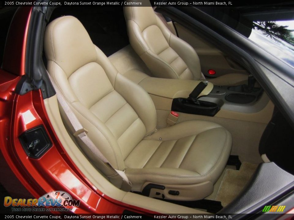 Cashmere Interior - 2005 Chevrolet Corvette Coupe Photo #17