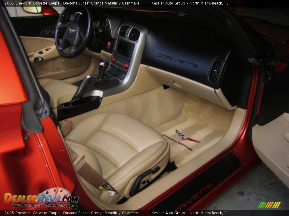 Cashmere Interior - 2005 Chevrolet Corvette Coupe Photo #18