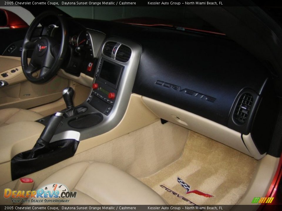 Dashboard of 2005 Chevrolet Corvette Coupe Photo #20