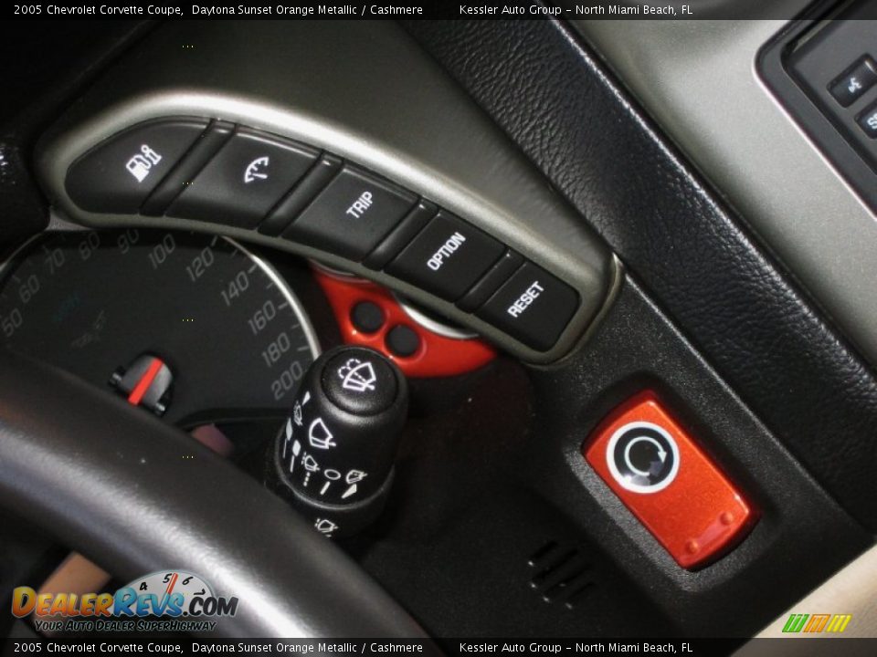 Controls of 2005 Chevrolet Corvette Coupe Photo #26