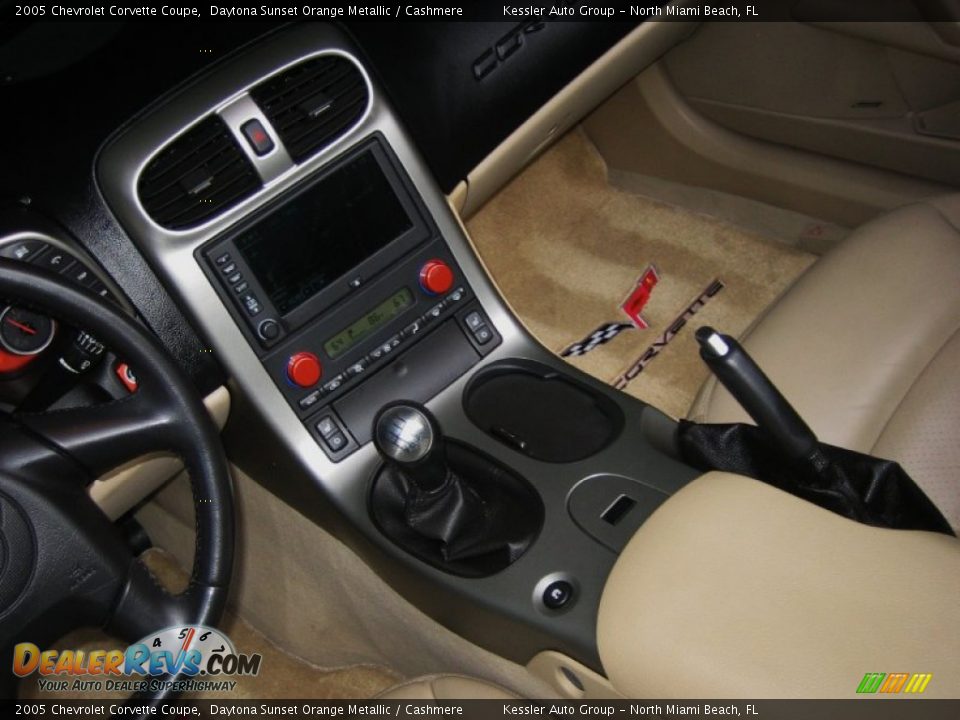 Controls of 2005 Chevrolet Corvette Coupe Photo #29