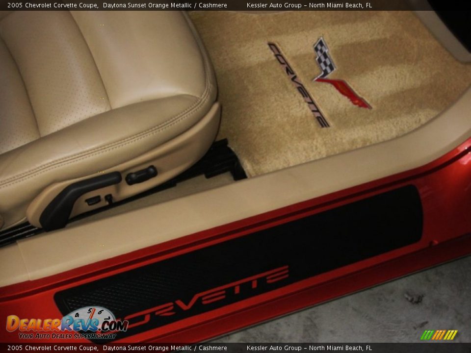 2005 Chevrolet Corvette Coupe Logo Photo #32