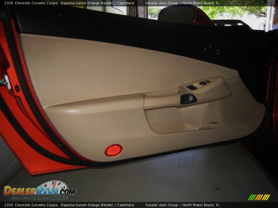 Door Panel of 2005 Chevrolet Corvette Coupe Photo #33