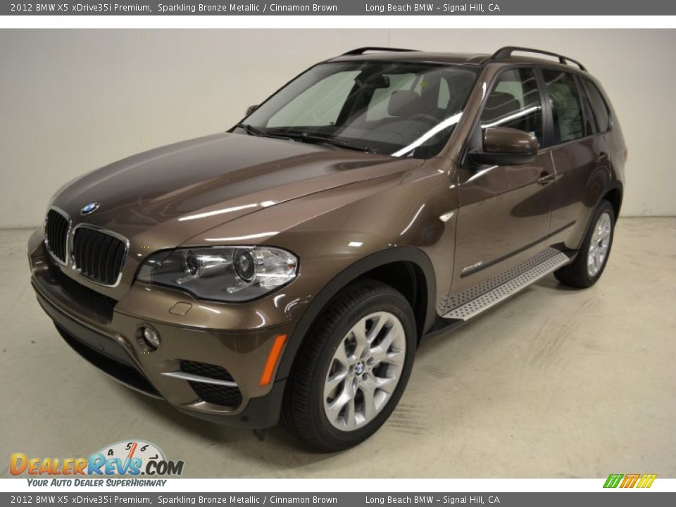 Front 3/4 View of 2012 BMW X5 xDrive35i Premium Photo #8