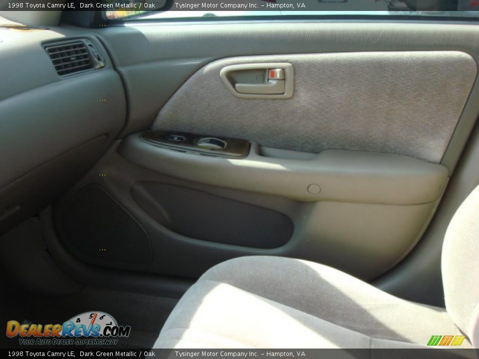 1998 Toyota Camry LE Dark Green Metallic / Oak Photo #13