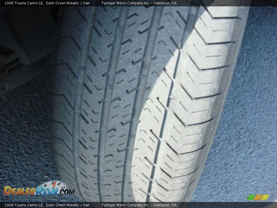 1998 Toyota Camry LE Dark Green Metallic / Oak Photo #14