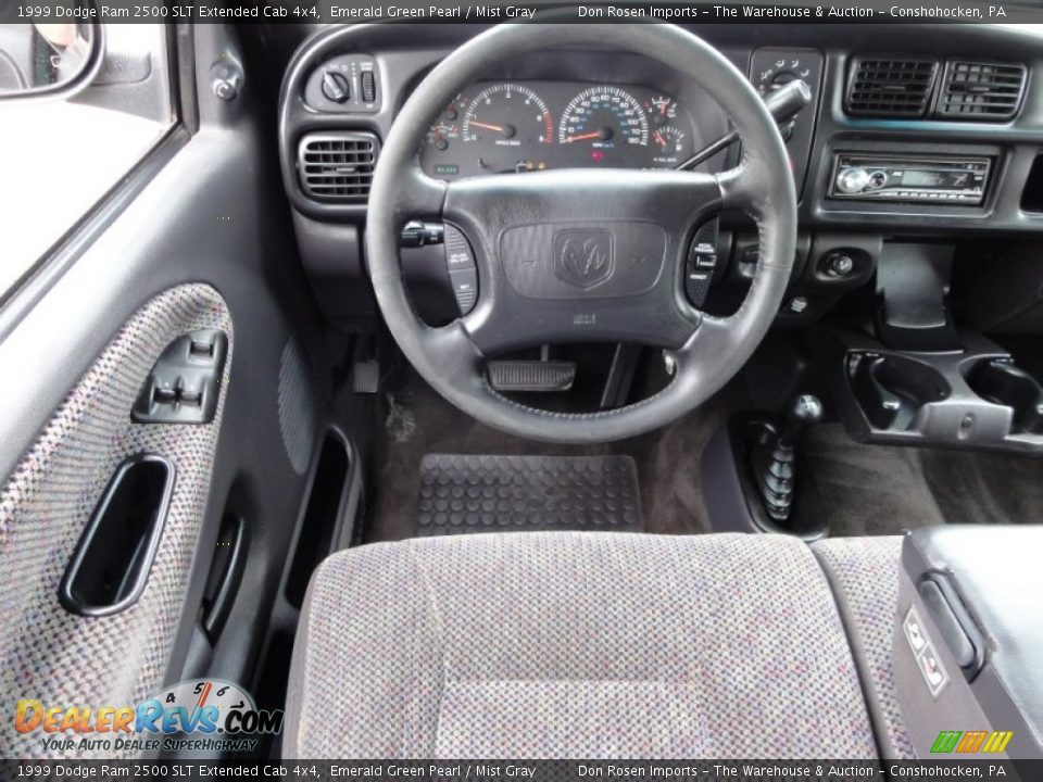 Dashboard of 1999 Dodge Ram 2500 SLT Extended Cab 4x4 Photo #28