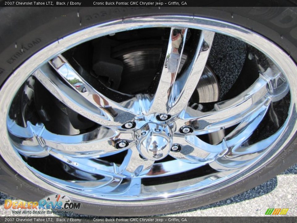 Custom Wheels of 2007 Chevrolet Tahoe LTZ Photo #9