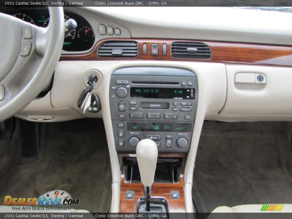 Controls of 2001 Cadillac Seville SLS Photo #14