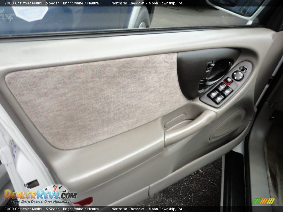 2000 Chevrolet Malibu LS Sedan Bright White / Neutral Photo #8