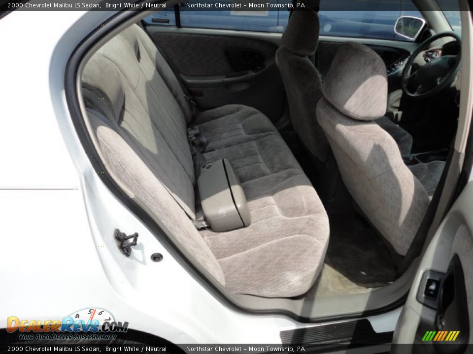 2000 Chevrolet Malibu LS Sedan Bright White / Neutral Photo #10
