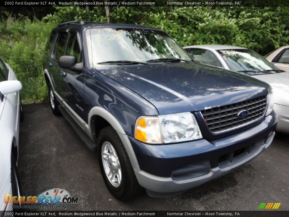 2002 Ford Explorer XLT 4x4 Medium Wedgewood Blue Metallic / Medium Parchment Photo #1