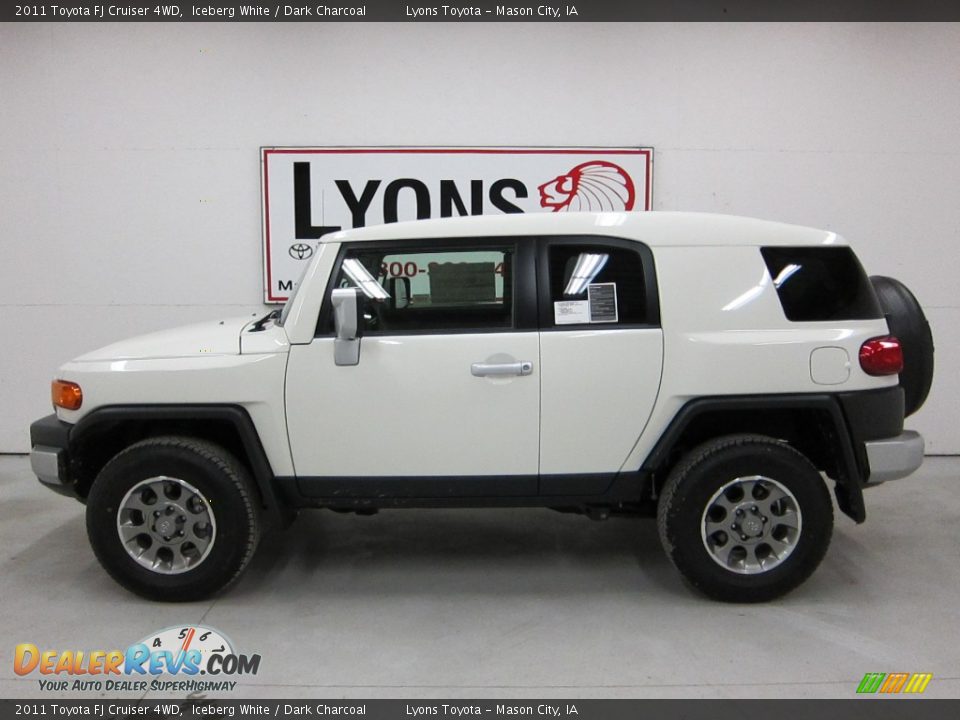 2011 Toyota FJ Cruiser 4WD Iceberg White / Dark Charcoal Photo #1