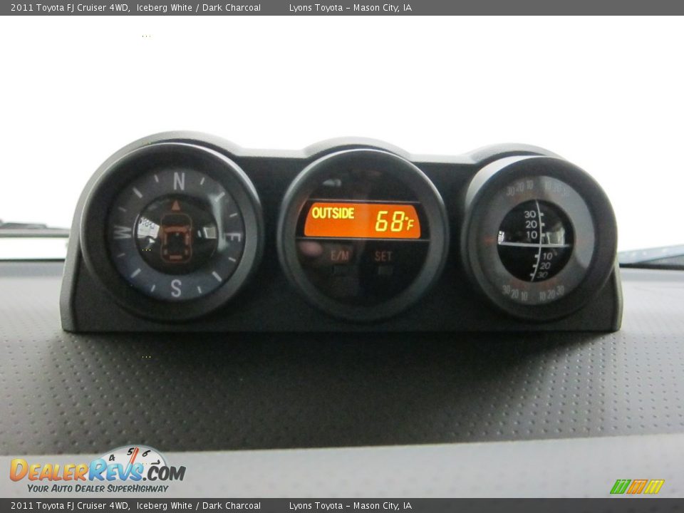 2011 Toyota FJ Cruiser 4WD Iceberg White / Dark Charcoal Photo #11