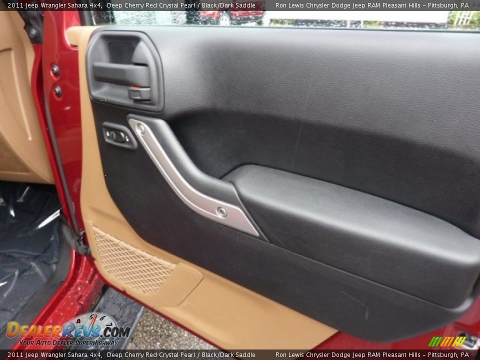 Door Panel of 2011 Jeep Wrangler Sahara 4x4 Photo #15