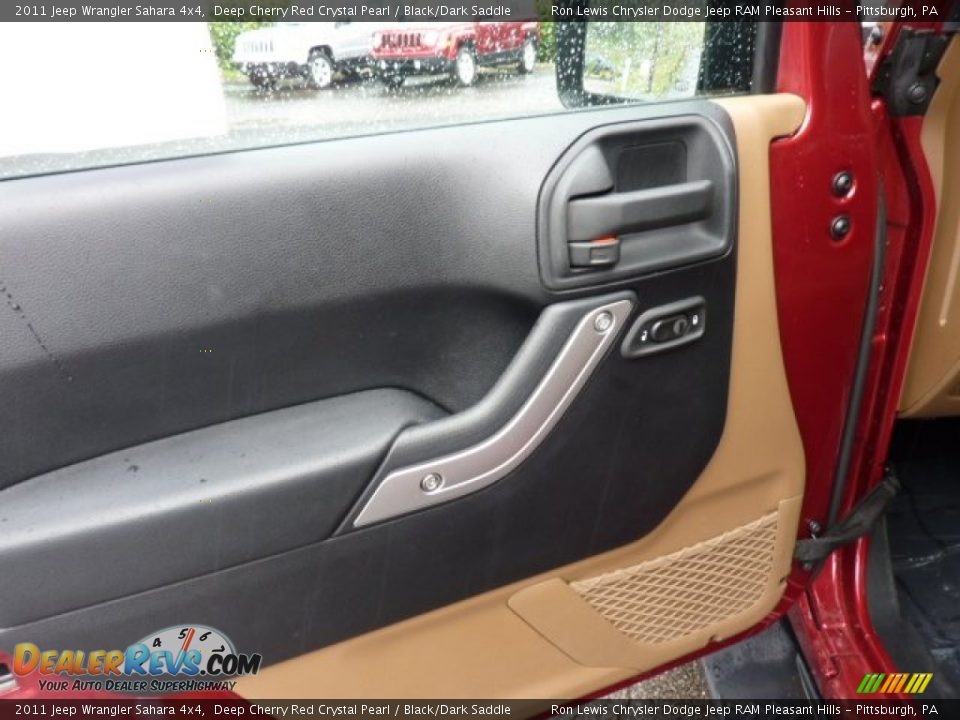 Door Panel of 2011 Jeep Wrangler Sahara 4x4 Photo #20