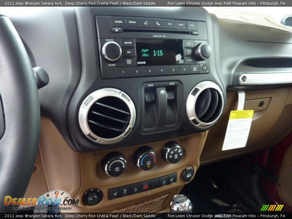 Controls of 2011 Jeep Wrangler Sahara 4x4 Photo #23