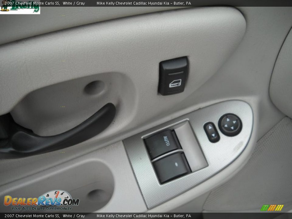 2007 Chevrolet Monte Carlo SS White / Gray Photo #16