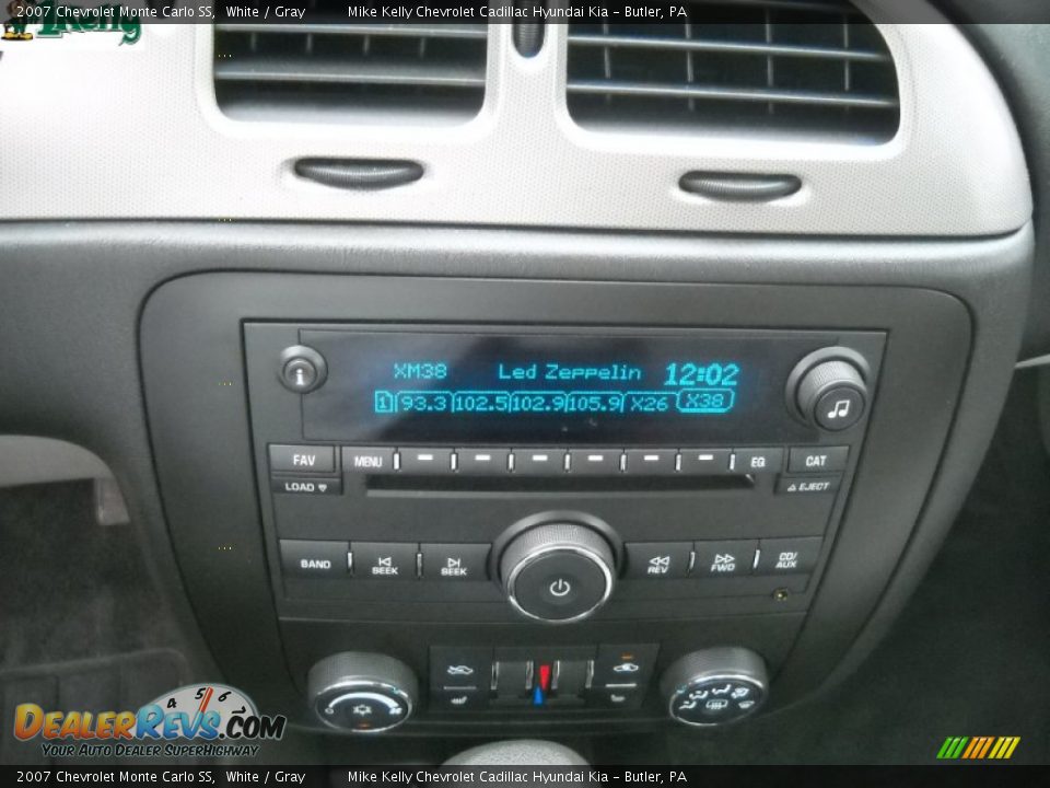 2007 Chevrolet Monte Carlo SS White / Gray Photo #17