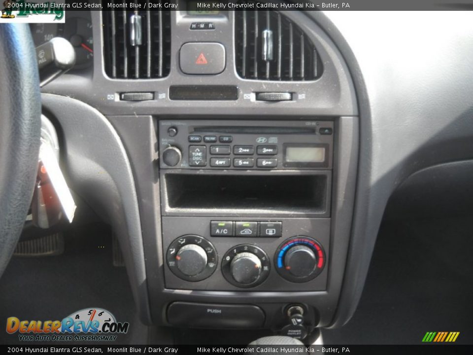 2004 Hyundai Elantra GLS Sedan Moonlit Blue / Dark Gray Photo #17