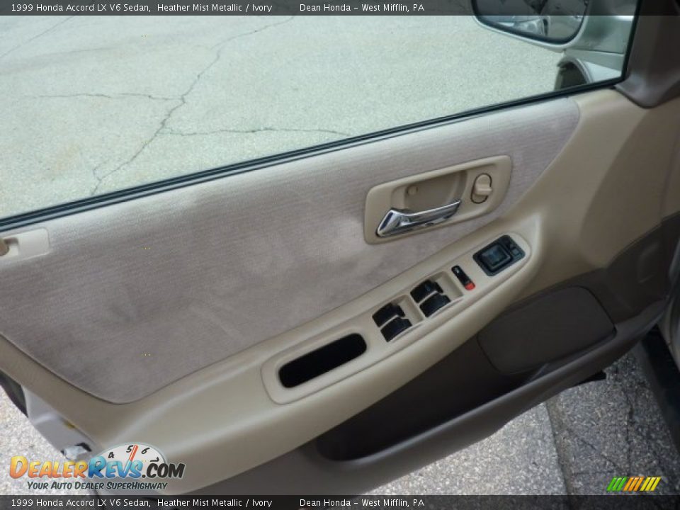 Door Panel of 1999 Honda Accord LX V6 Sedan Photo #11