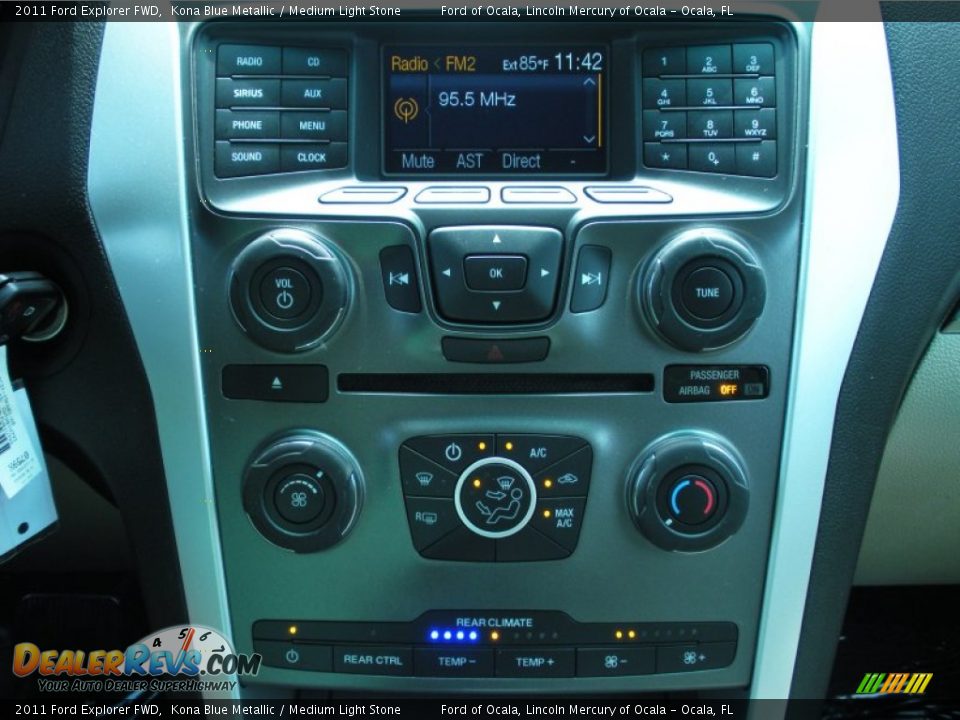 Controls of 2011 Ford Explorer FWD Photo #10