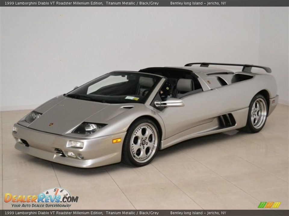 Front 3/4 View of 1999 Lamborghini Diablo VT Roadster Millenium Edition Photo #1