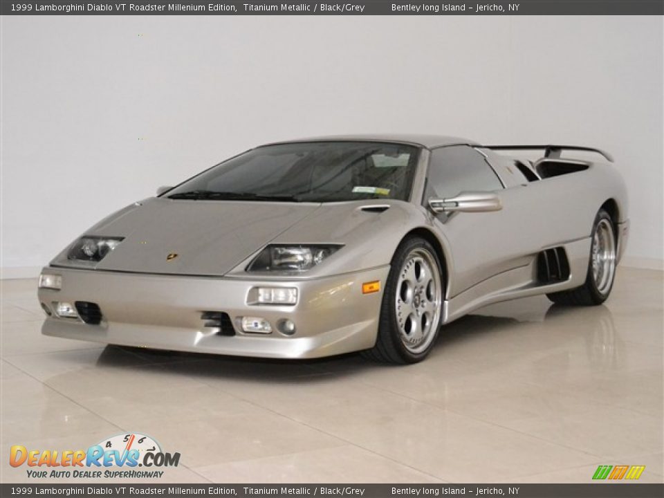 Front 3/4 View of 1999 Lamborghini Diablo VT Roadster Millenium Edition Photo #10