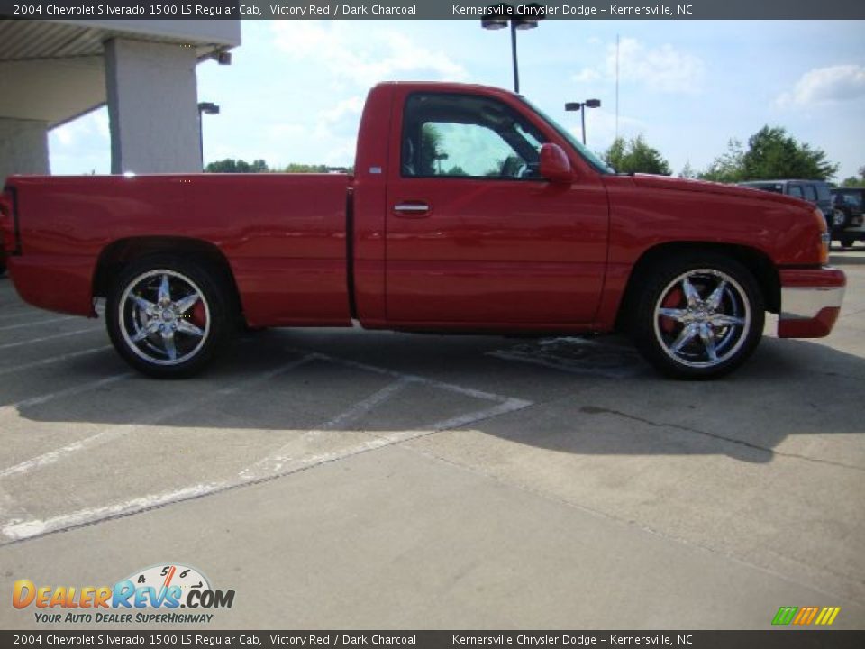 Victory Red 2004 Chevrolet Silverado 1500 LS Regular Cab Photo #2