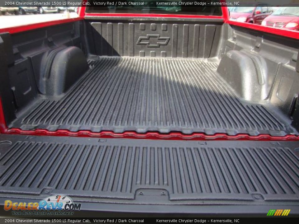 2004 Chevrolet Silverado 1500 LS Regular Cab Victory Red / Dark Charcoal Photo #18