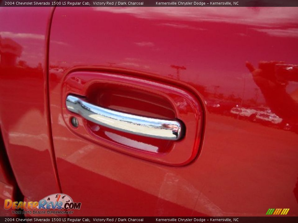 2004 Chevrolet Silverado 1500 LS Regular Cab Victory Red / Dark Charcoal Photo #32