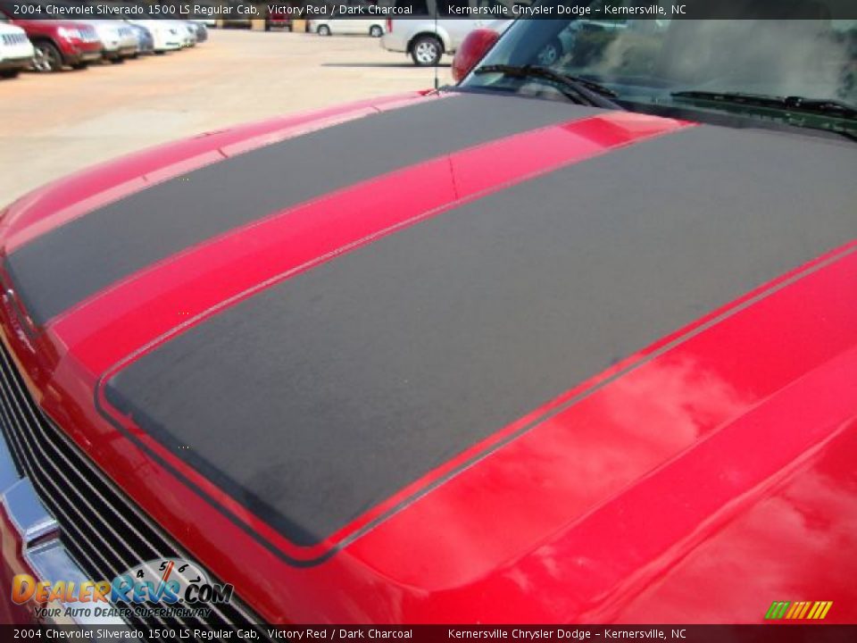 2004 Chevrolet Silverado 1500 LS Regular Cab Victory Red / Dark Charcoal Photo #33