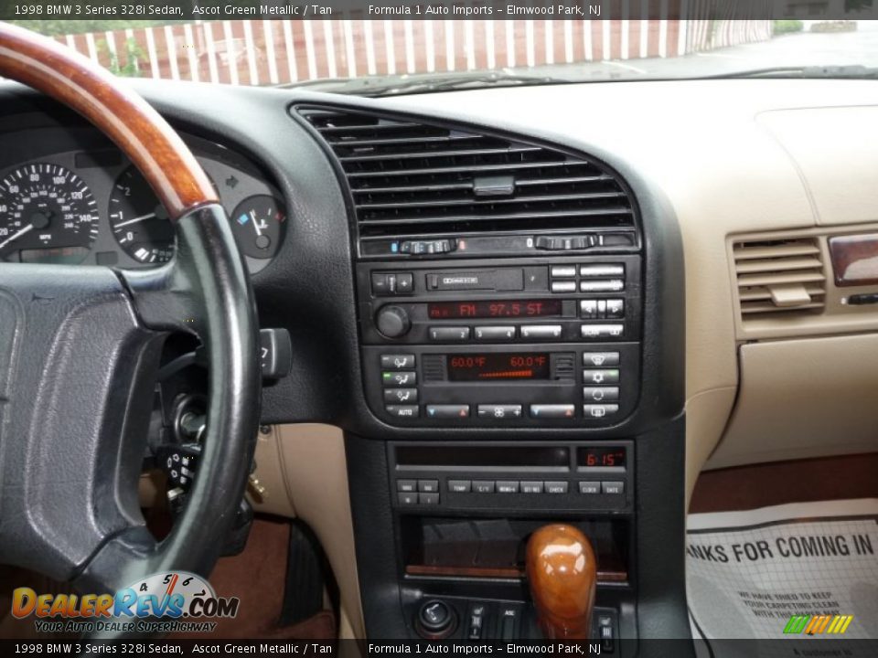 Controls of 1998 BMW 3 Series 328i Sedan Photo #10