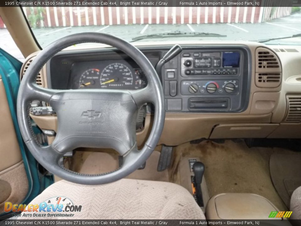 Dashboard of 1995 Chevrolet C/K K1500 Silverado Z71 Extended Cab 4x4 Photo #5