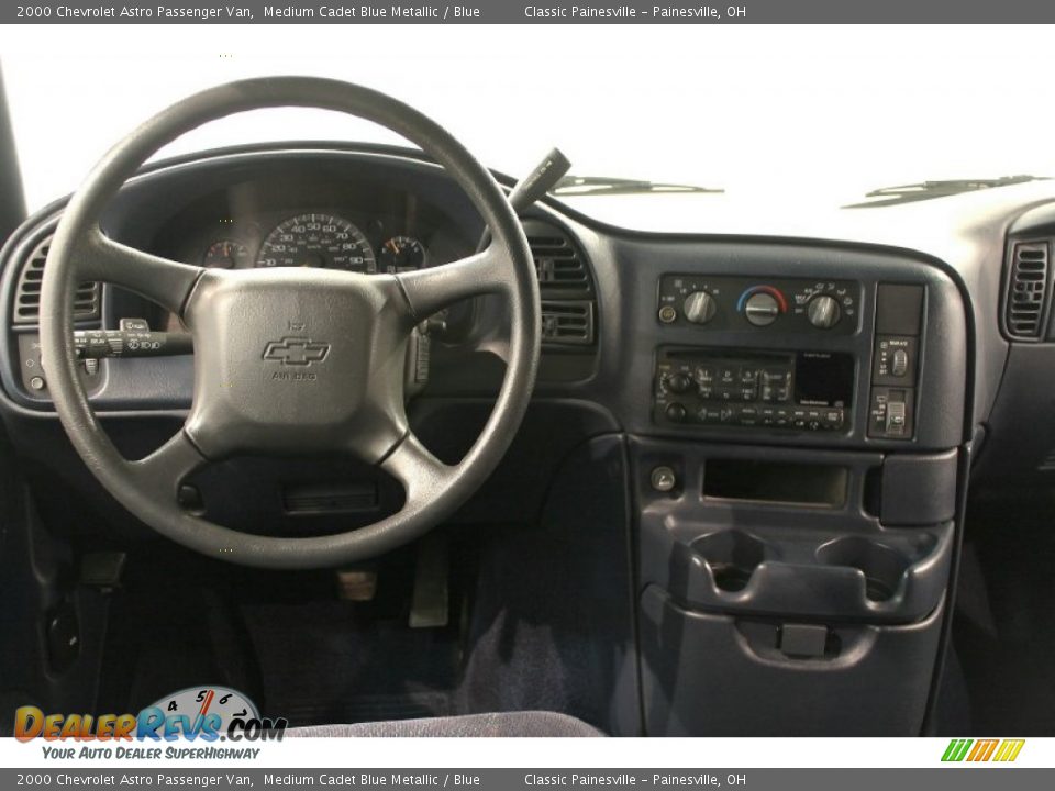 Dashboard of 2000 Chevrolet Astro Passenger Van Photo #20