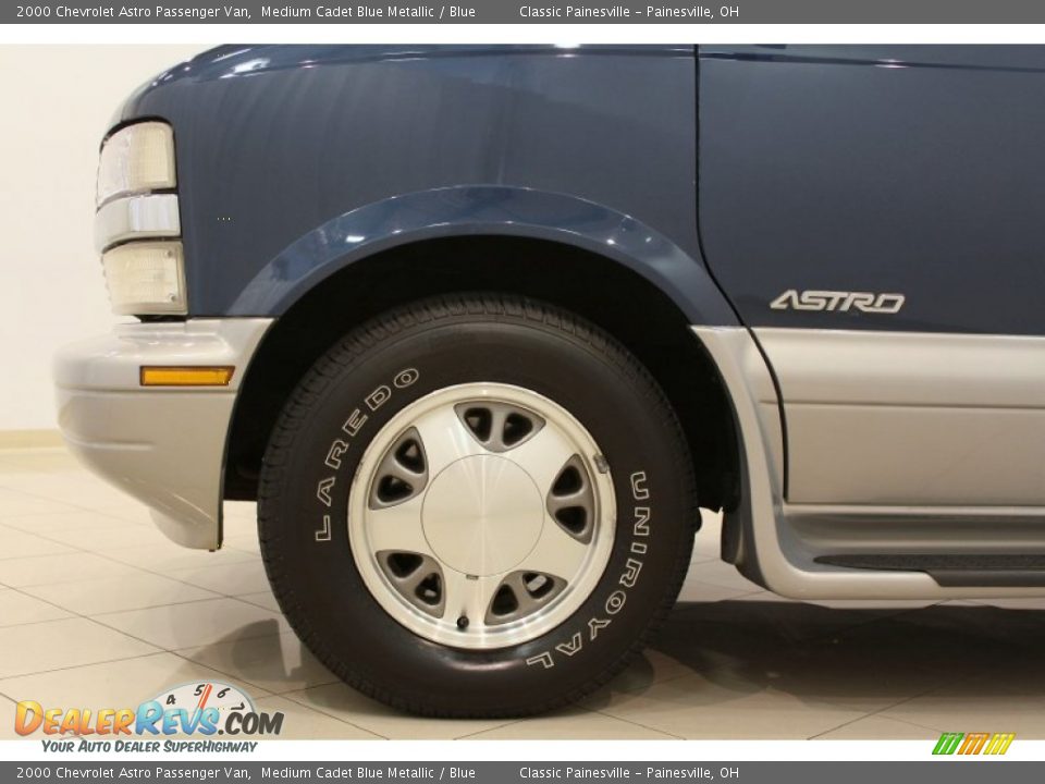 2000 Chevrolet Astro Passenger Van Wheel Photo #22