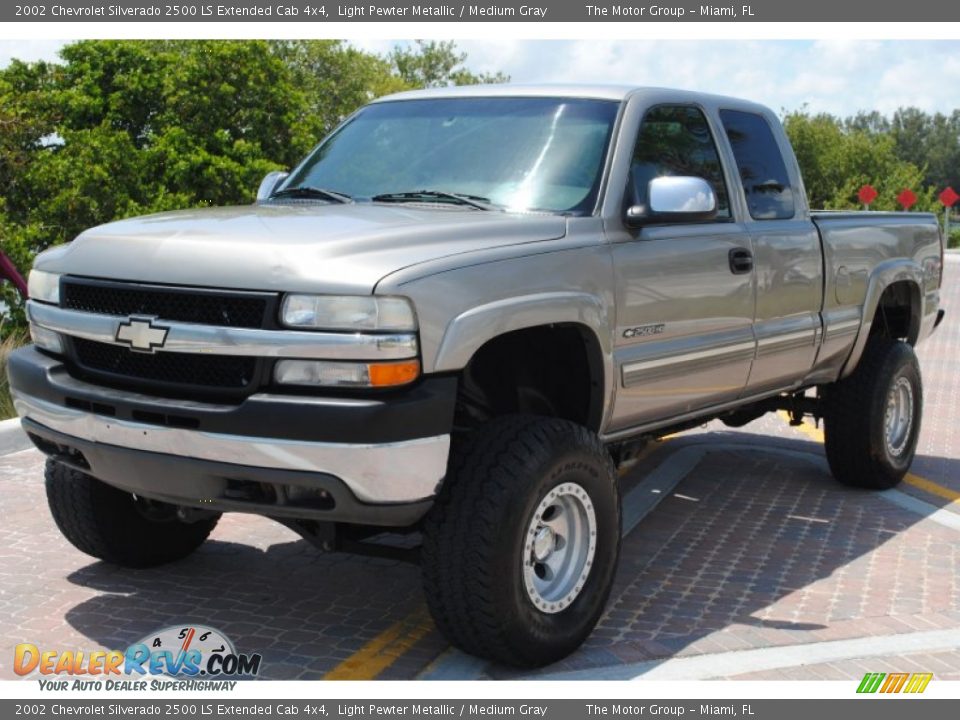 2002 Chevrolet Silverado 2500 LS Extended Cab 4x4 Light Pewter Metallic / Medium Gray Photo #1