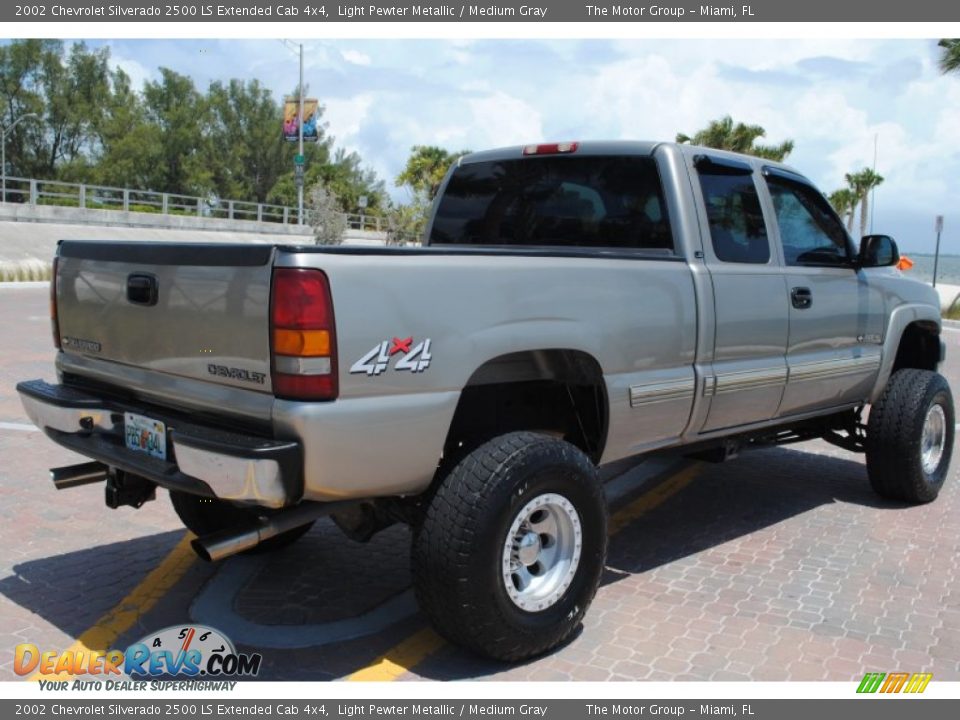 2002 Chevrolet Silverado 2500 LS Extended Cab 4x4 Light Pewter Metallic / Medium Gray Photo #6