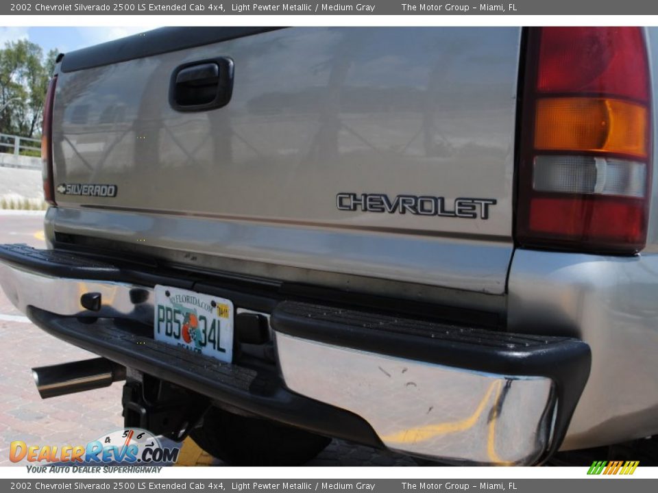 2002 Chevrolet Silverado 2500 LS Extended Cab 4x4 Light Pewter Metallic / Medium Gray Photo #18