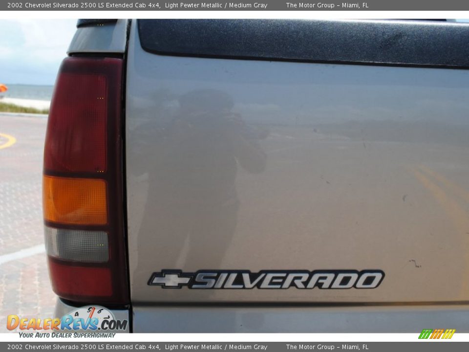 2002 Chevrolet Silverado 2500 LS Extended Cab 4x4 Light Pewter Metallic / Medium Gray Photo #23