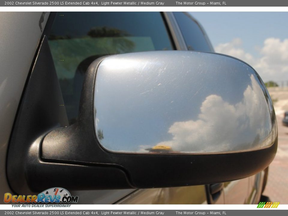 2002 Chevrolet Silverado 2500 LS Extended Cab 4x4 Light Pewter Metallic / Medium Gray Photo #26