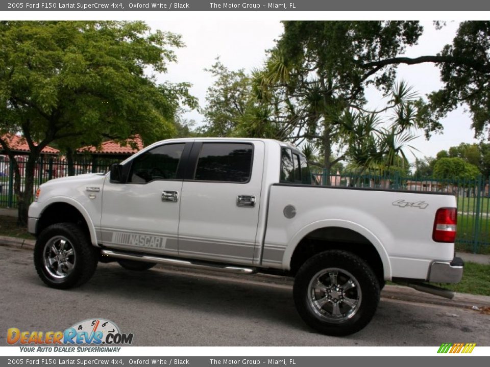 2005 Ford F150 Lariat SuperCrew 4x4 Oxford White / Black Photo #4