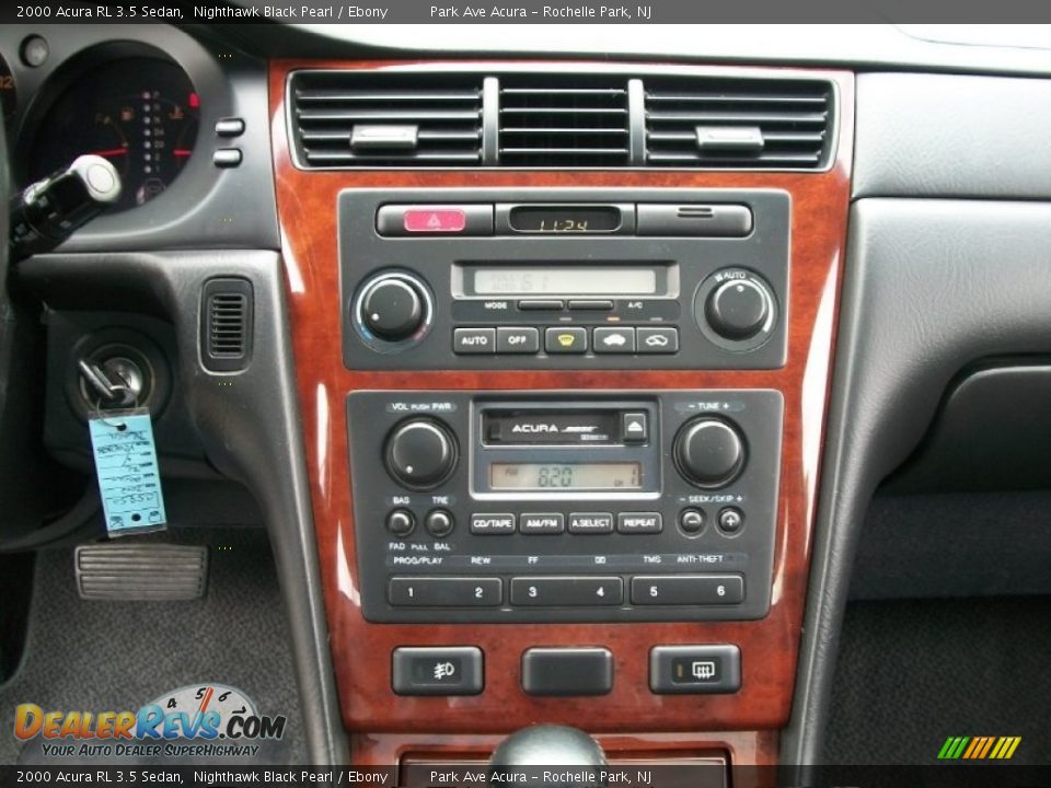 Controls of 2000 Acura RL 3.5 Sedan Photo #19