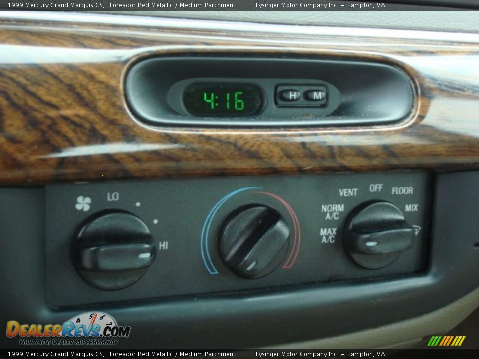 Controls of 1999 Mercury Grand Marquis GS Photo #14