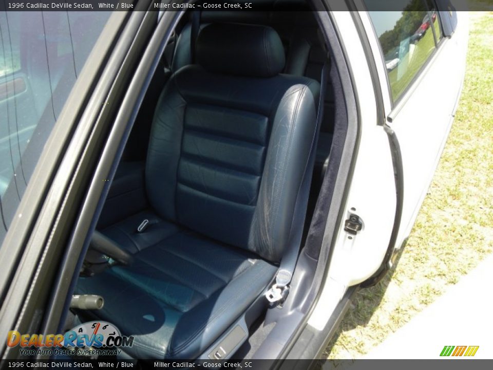 1996 Cadillac DeVille Sedan White / Blue Photo #4