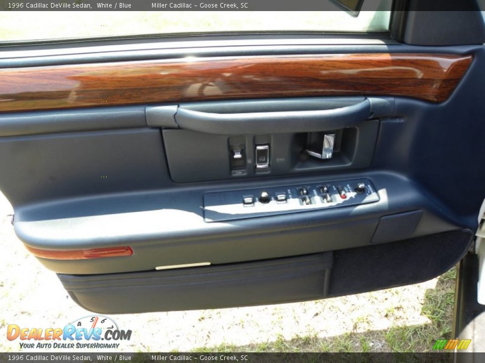 Door Panel of 1996 Cadillac DeVille Sedan Photo #5
