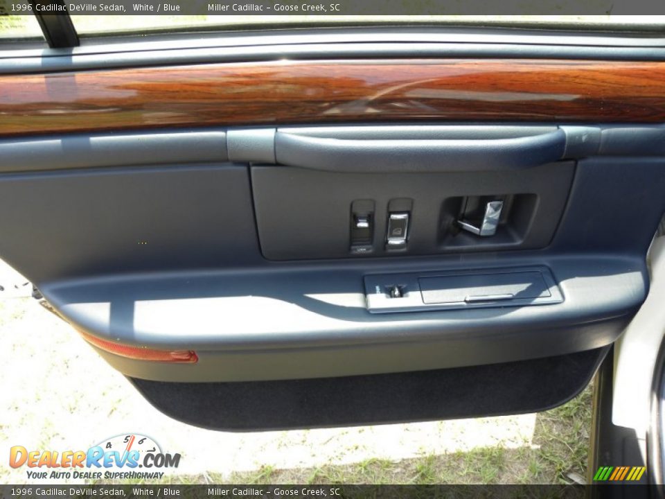 1996 Cadillac DeVille Sedan White / Blue Photo #7